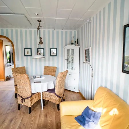 Feriehus Haus Leysand - Ostfriesische Gemuetlichkeit *